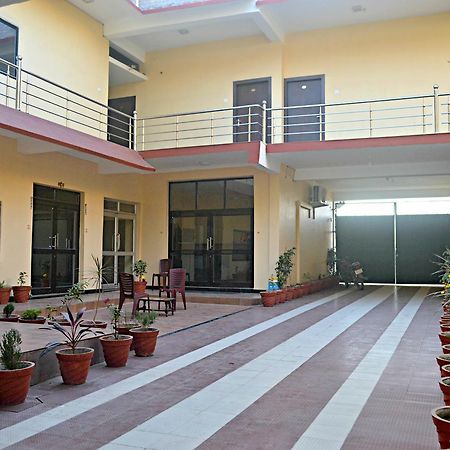 Hotel Bhammars Balangir エクステリア 写真