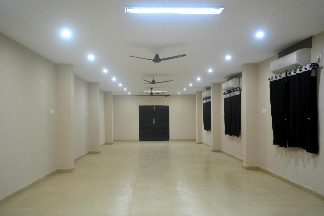 Hotel Bhammars Balangir エクステリア 写真