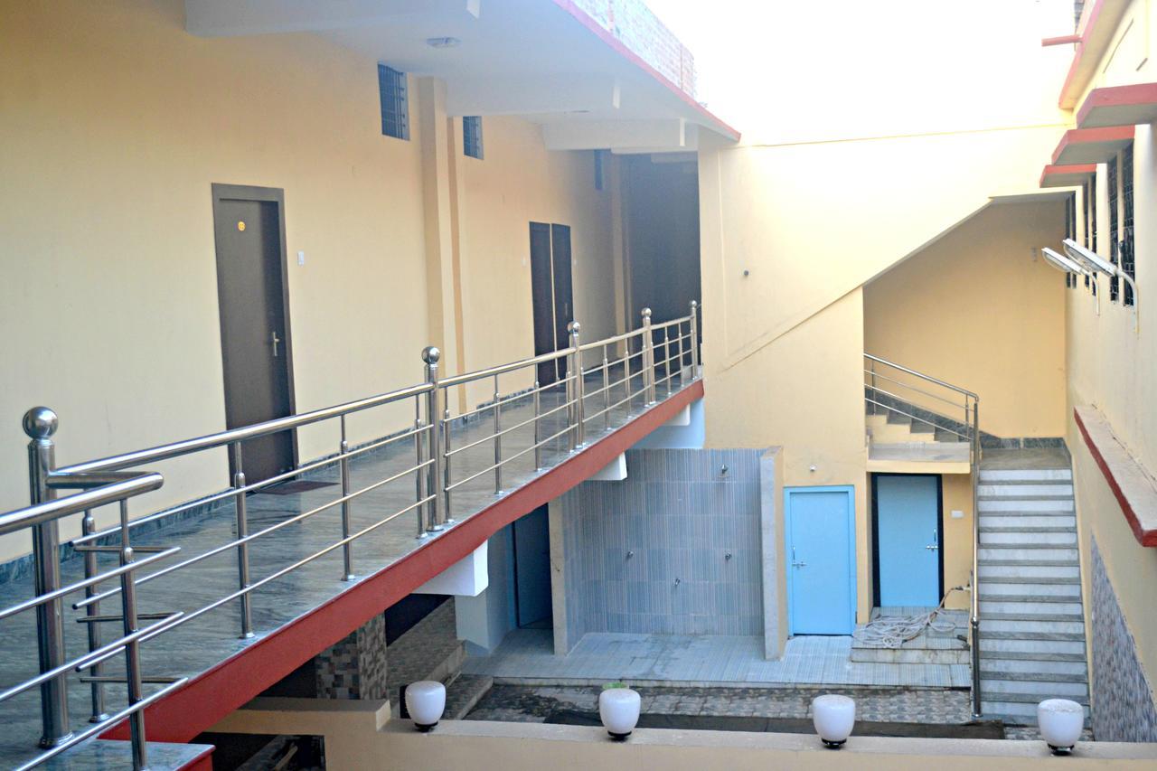 Hotel Bhammars Balangir エクステリア 写真