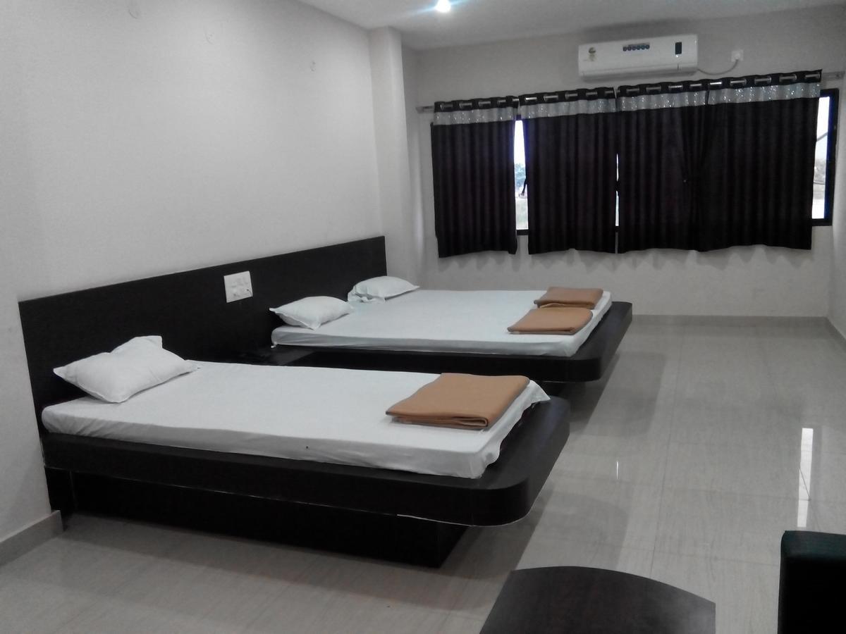 Hotel Bhammars Balangir エクステリア 写真
